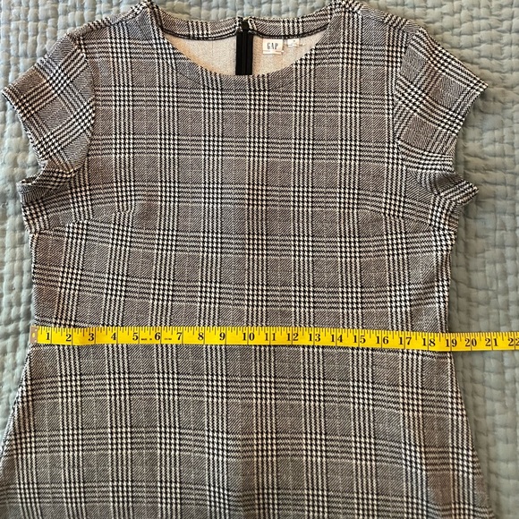 GAP Fit and Flare Dress. Sz 18 - Picture 9 of 11